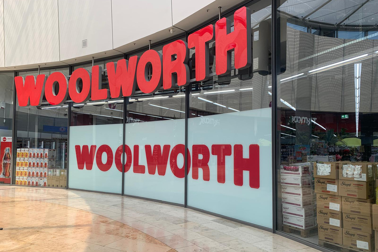 Titelbild Woolworth-Shop Neueroeffnung